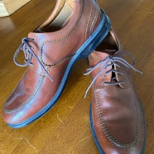Mens like new Clark’s leather shoes size 12 - super comfortable!